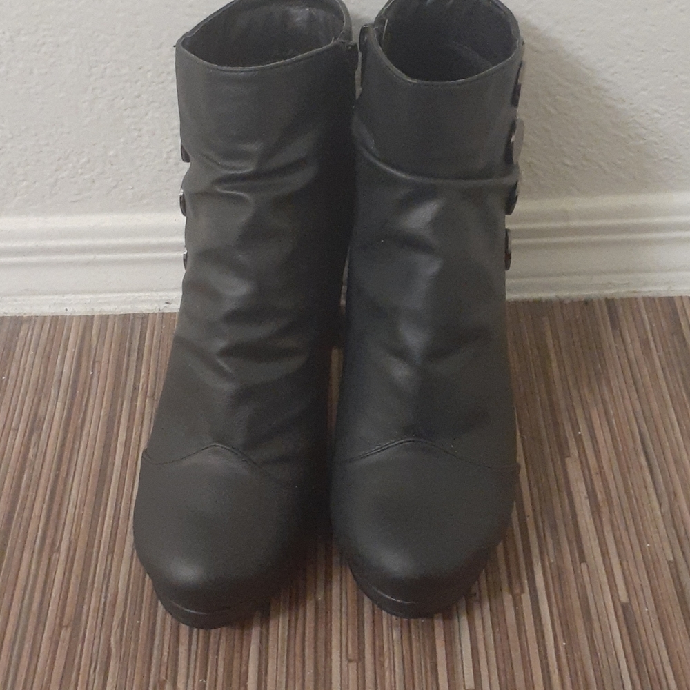 The Craft Hot Topic Boots Size 9